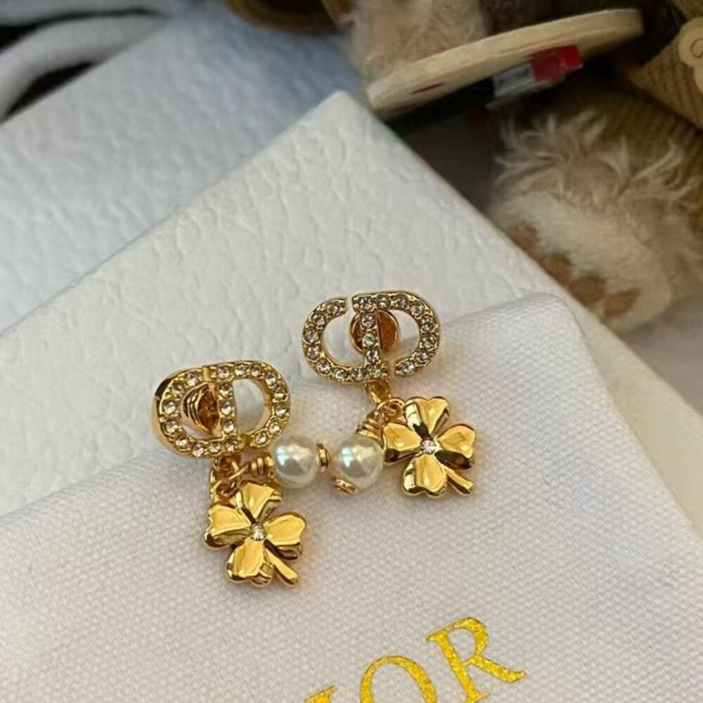 Dior gold four-leaf clover earrings